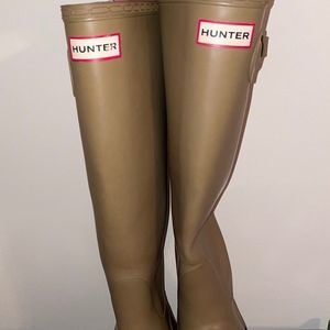 Hunter Tall Classic Rain Boot SIZE 8